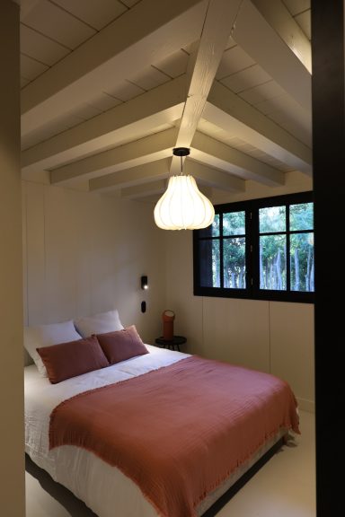 Chambre douce aux tons naturels