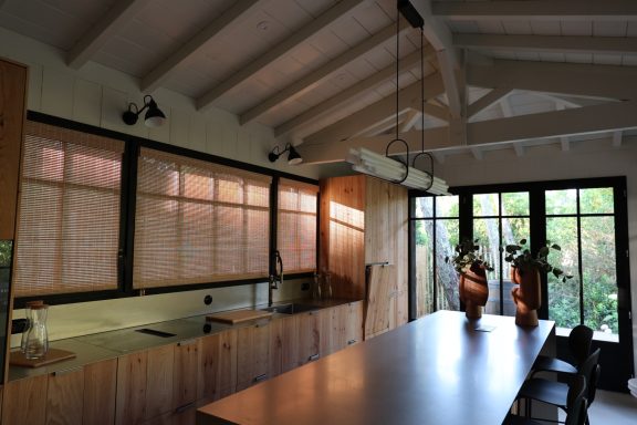 Cuisine lumineuse ouverte sur le jardin